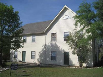 3003 Whisper Oaks Ln #b Property Photo 2