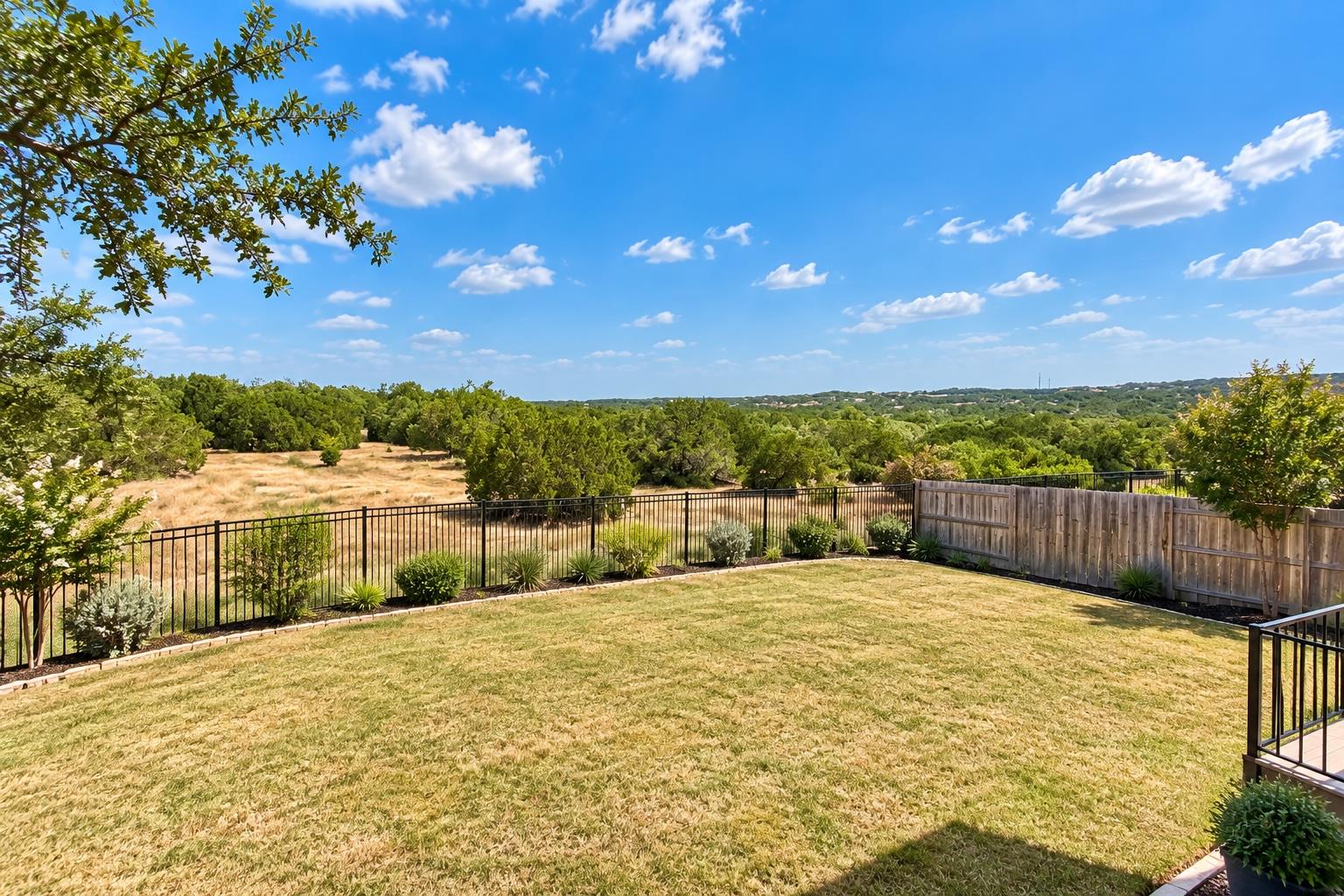 992 Hazy Hills Loop Property Photo 11
