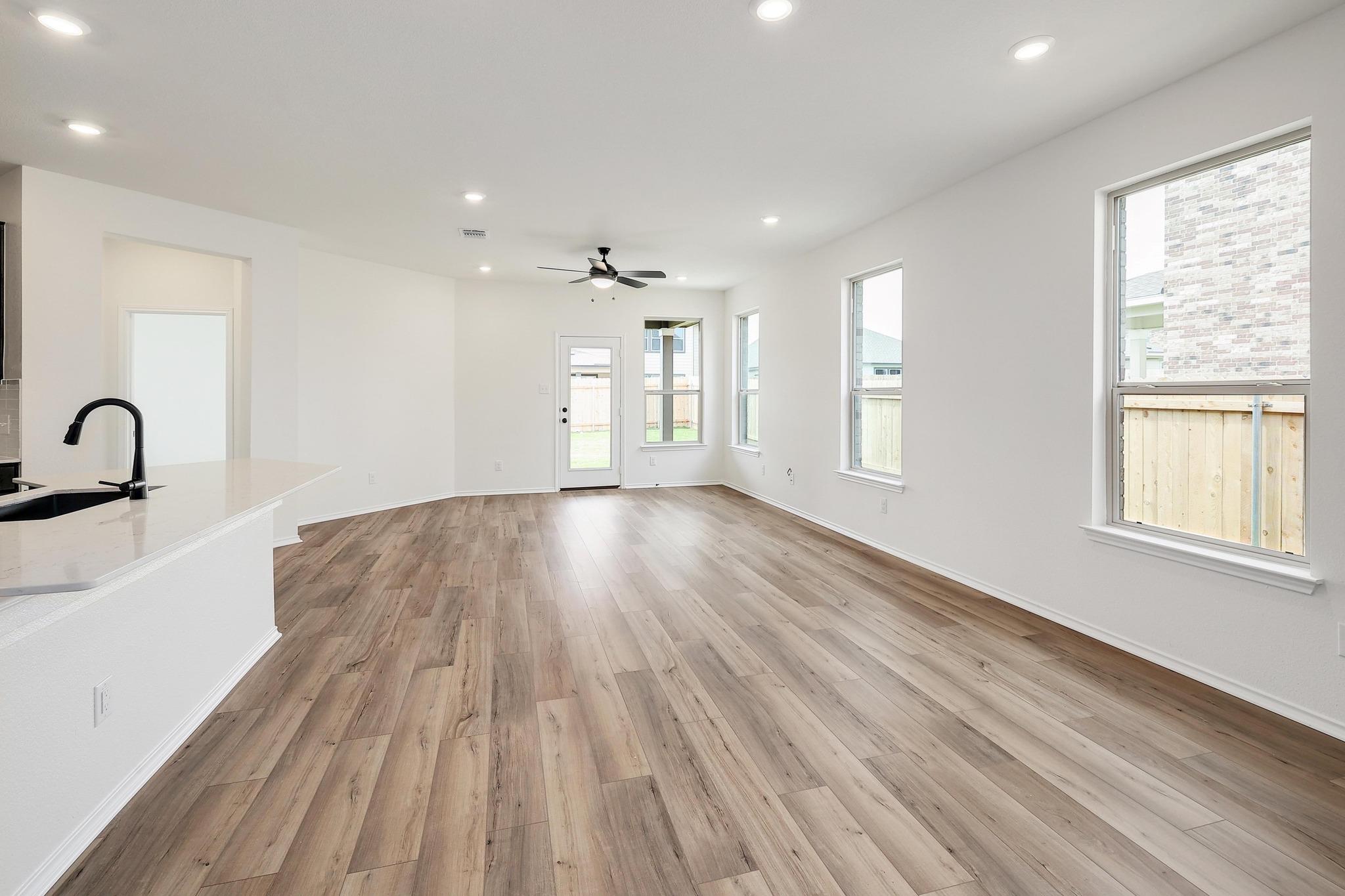 4923 Mozzafiato Ln Property Photo 6