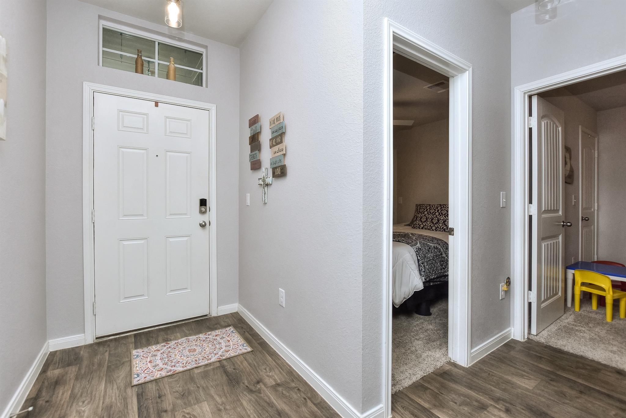100 Seaholm Ln Property Photo 3