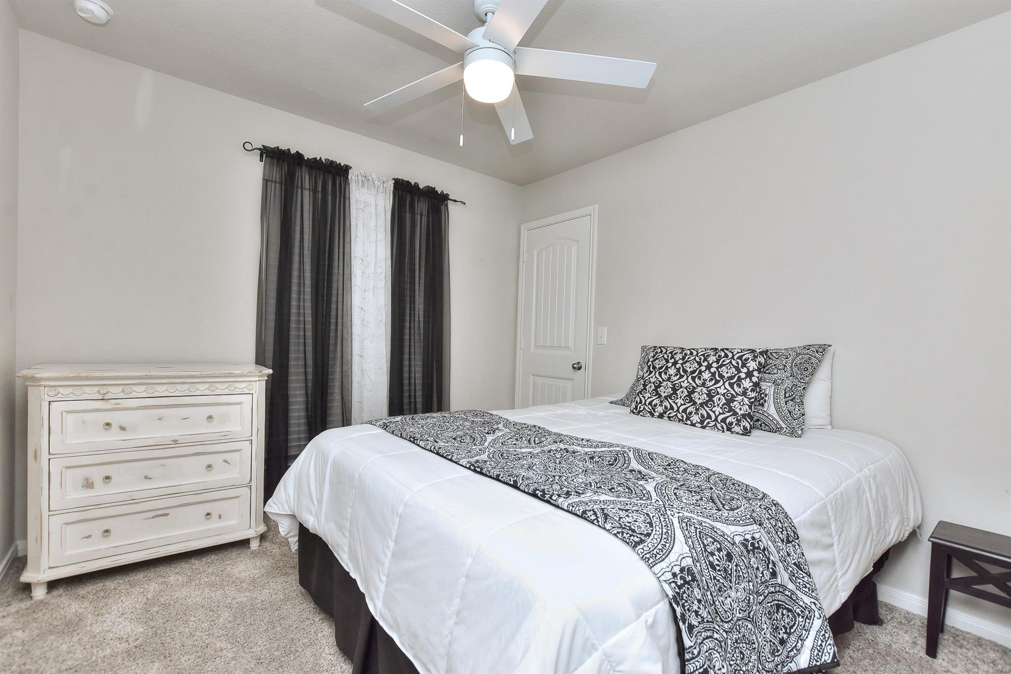 100 Seaholm Ln Property Photo 4