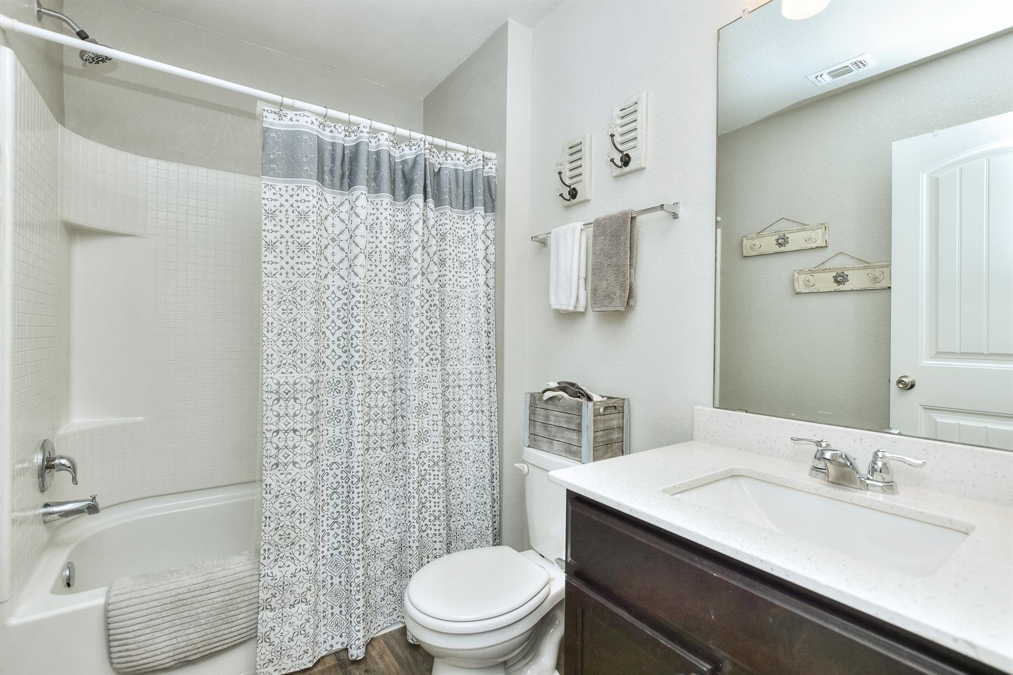 100 Seaholm Ln Property Photo 6