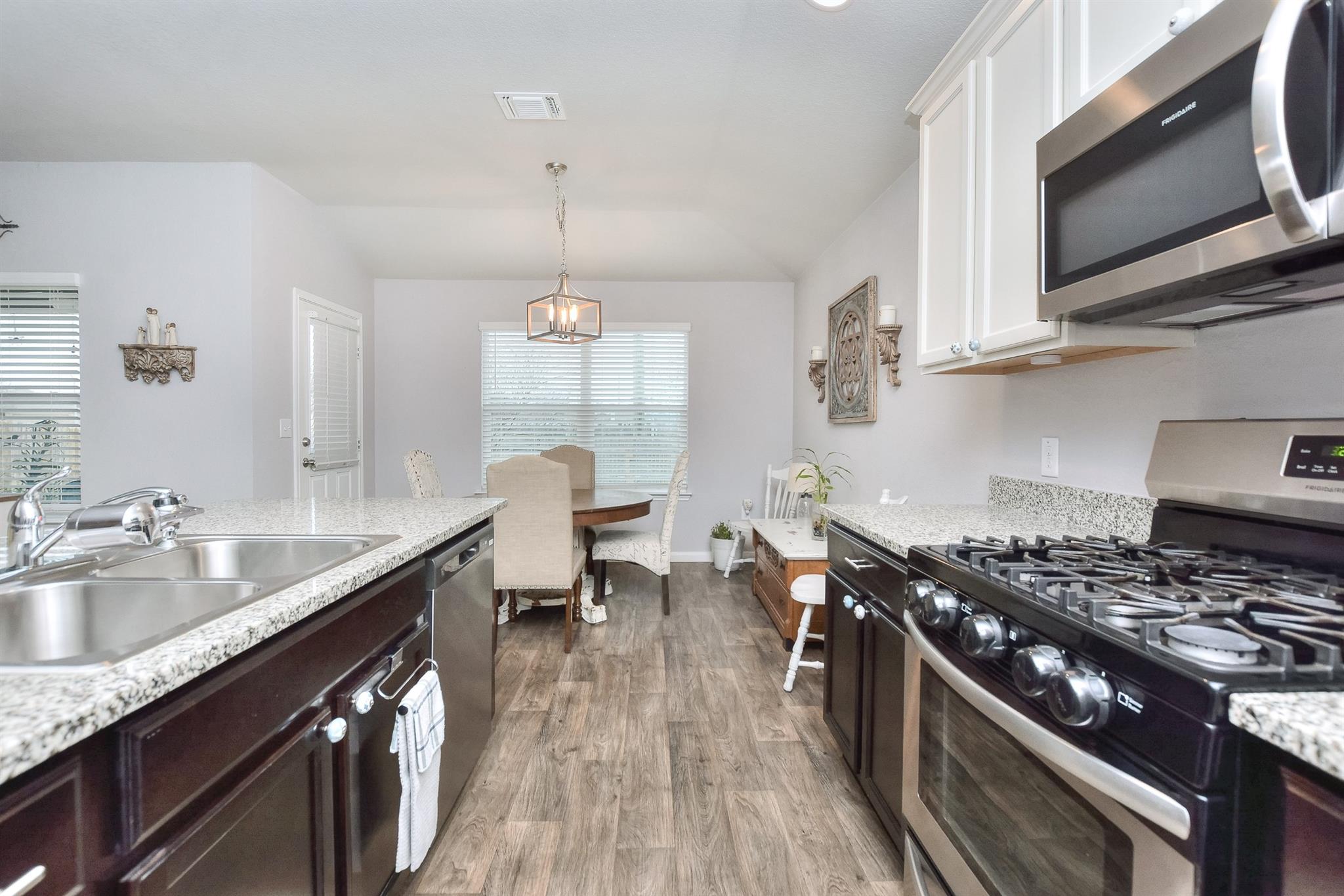 100 Seaholm Ln Property Photo 10