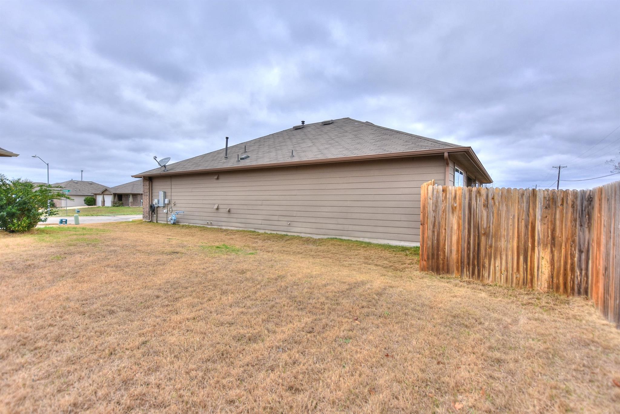 100 Seaholm Ln Property Photo 23