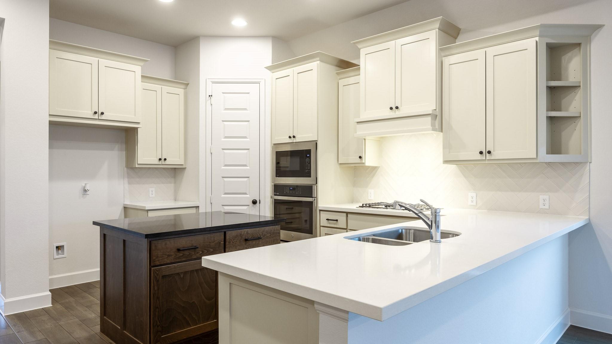176 Plumbago Loop Property Photo 3