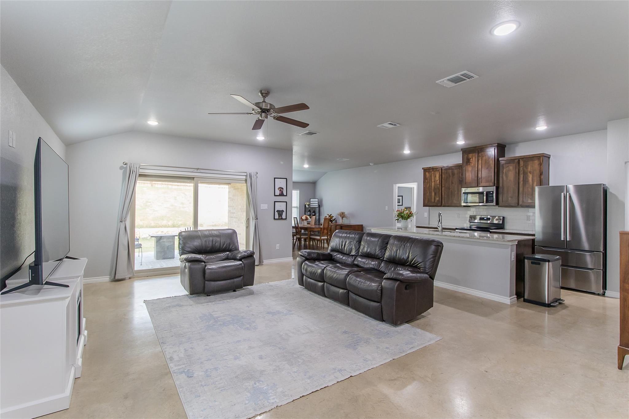 1715 Dryden Ave Property Photo 8
