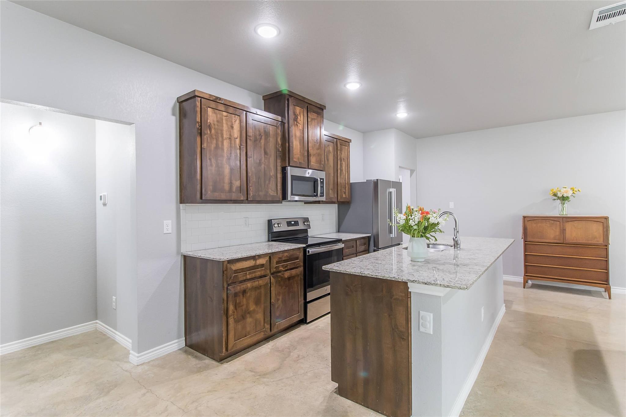 1715 Dryden Ave Property Photo 15