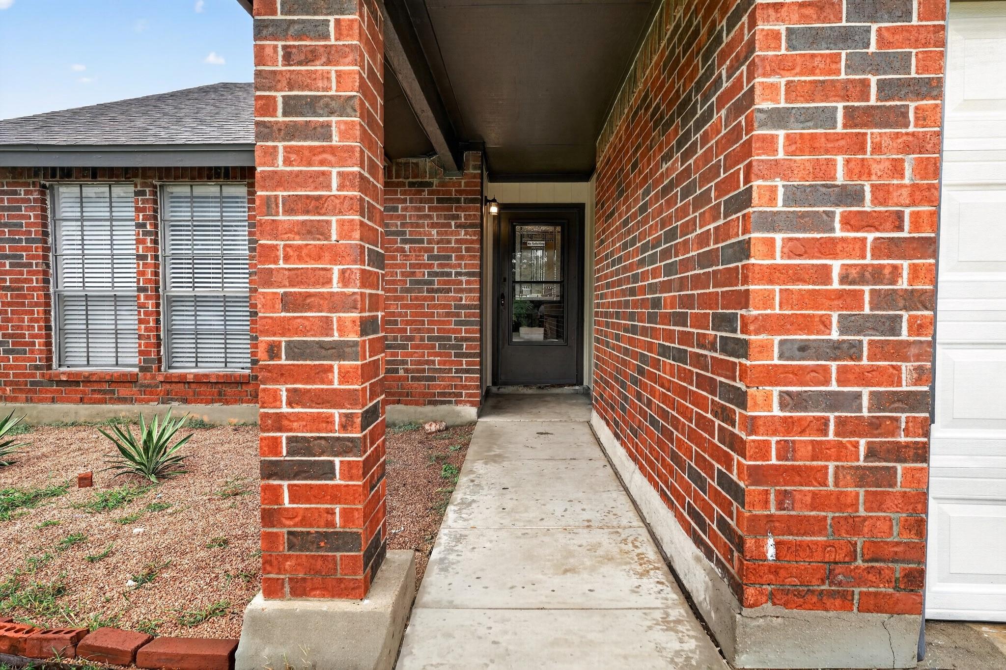 1509 Taron Dr Property Photo 2