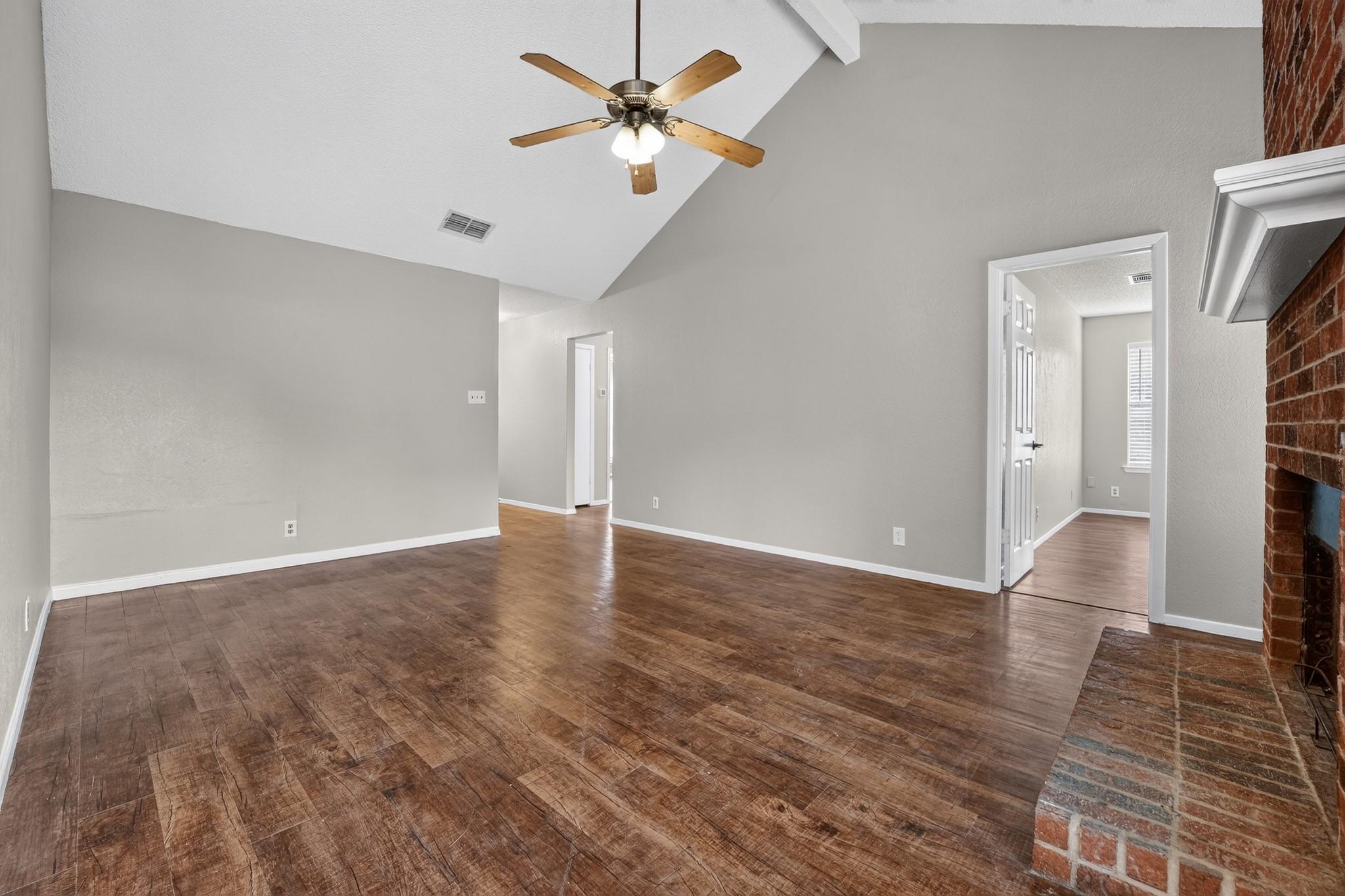 1509 Taron Dr Property Photo 5