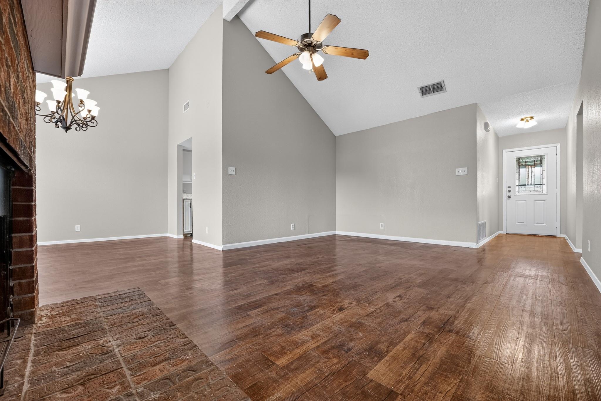 1509 Taron Dr Property Photo 8