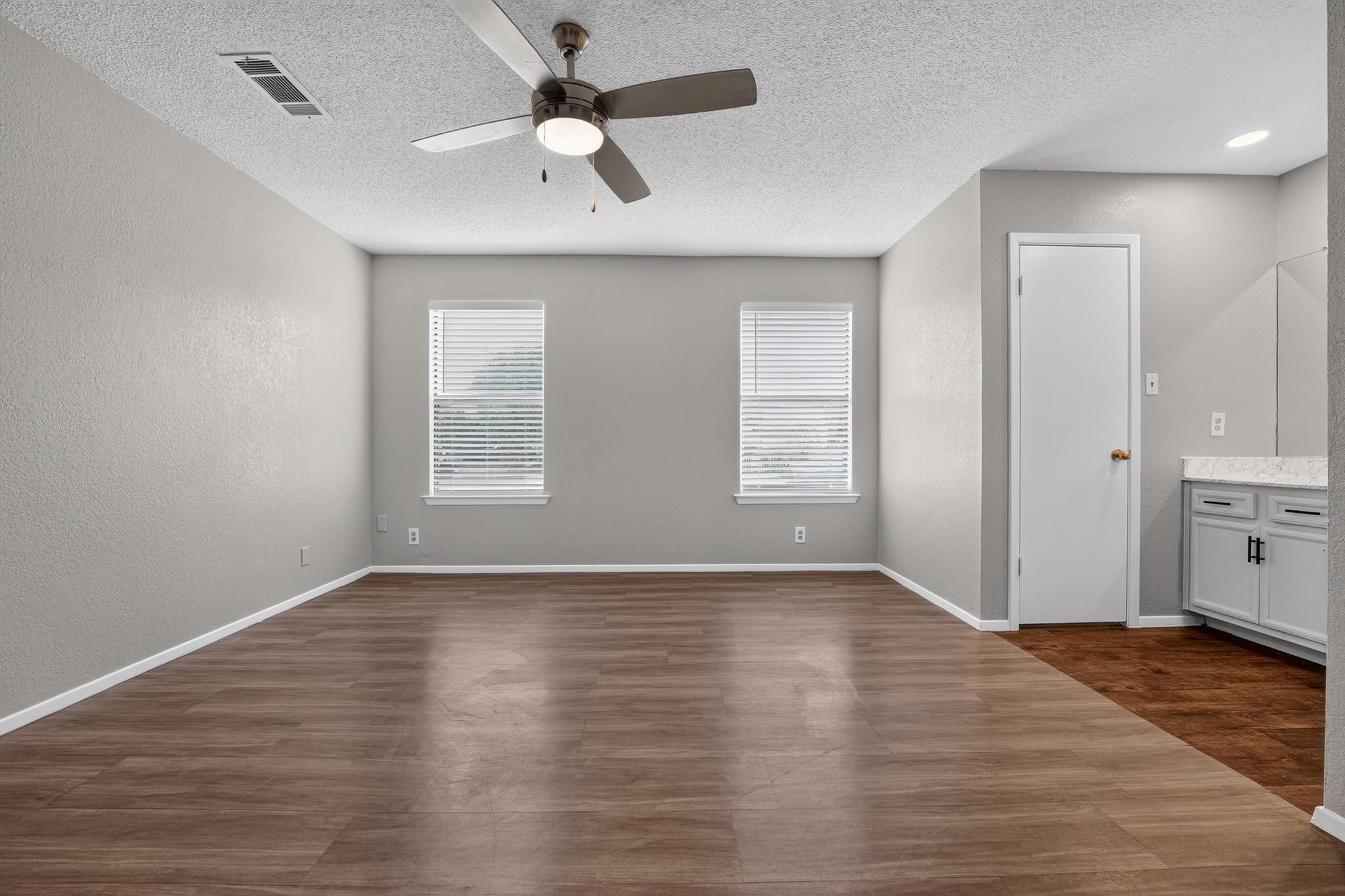 1509 Taron Dr Property Photo 14