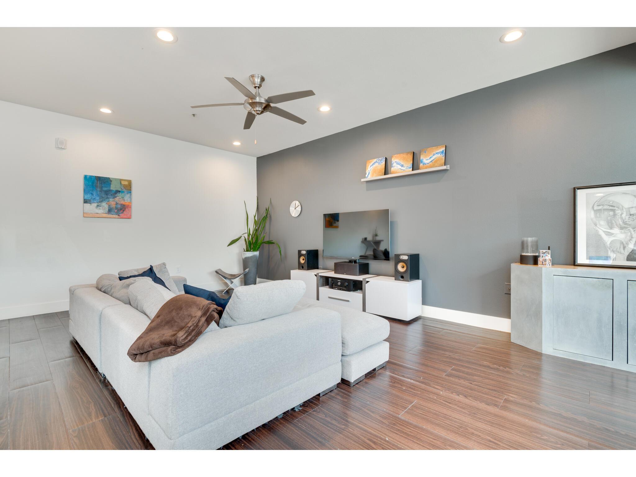 604 N Bluff Dr 125 Property Photo 2