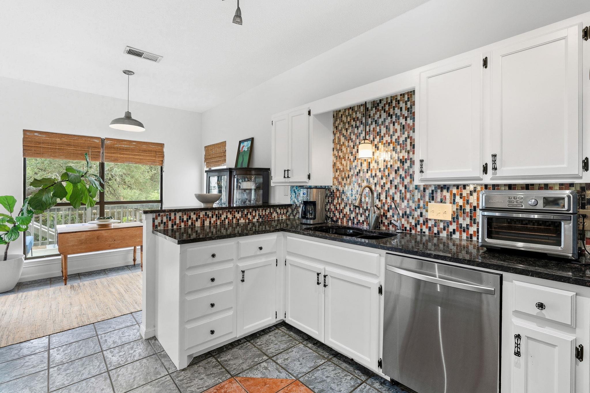 8501 Persimmon Grv Property Photo 10