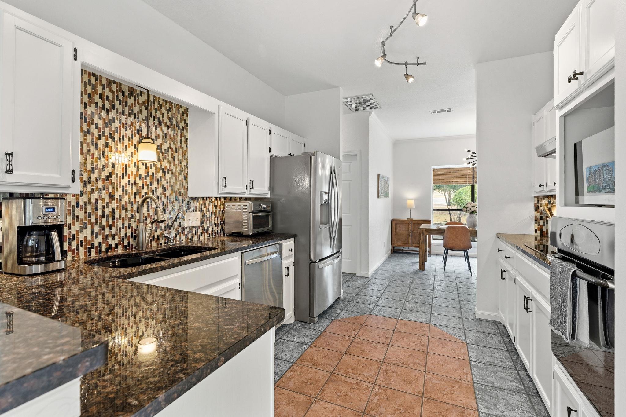 8501 Persimmon Grv Property Photo 11