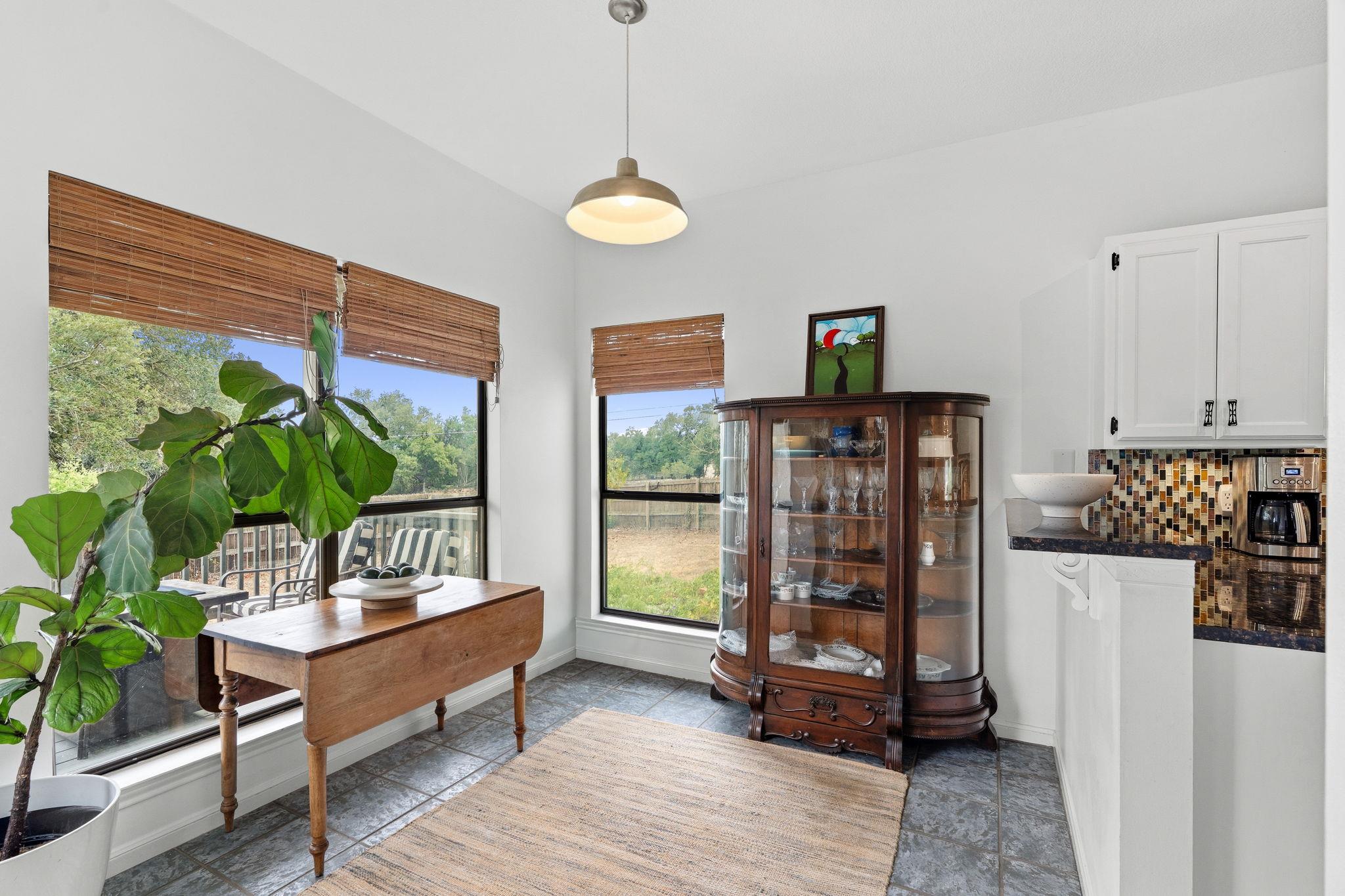 8501 Persimmon Grv Property Photo 12