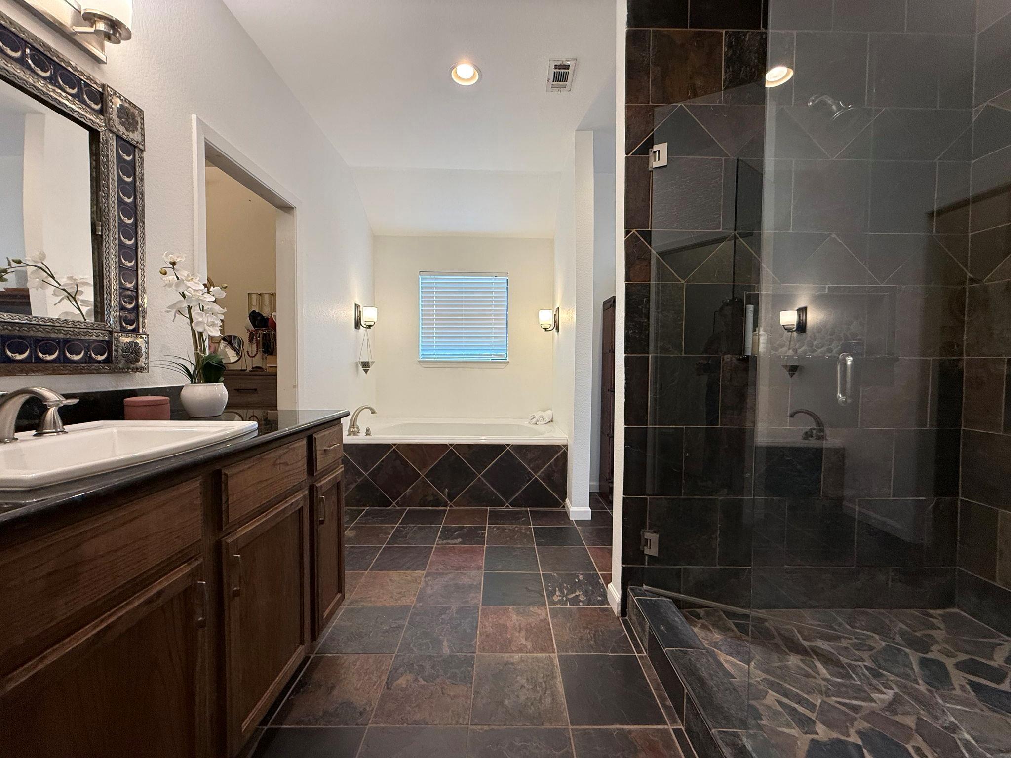 8501 Persimmon Grv Property Photo 17