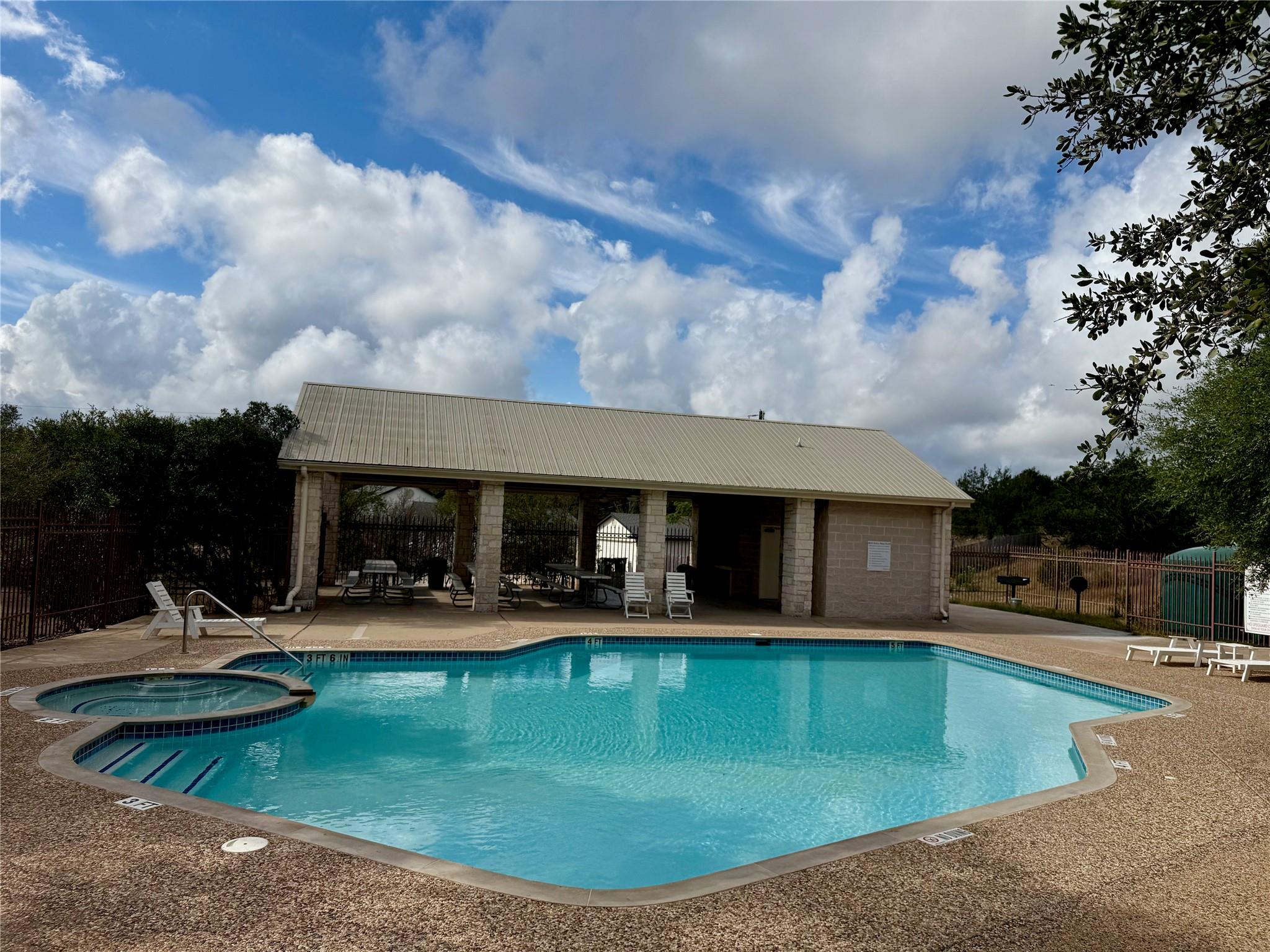 8501 Persimmon Grv Property Photo 37