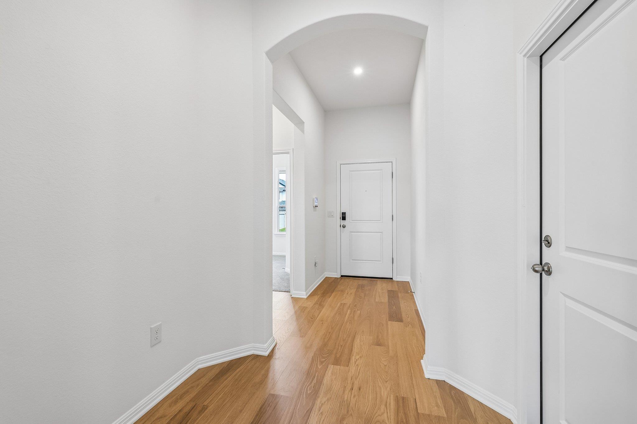 471 Young St Property Photo 8