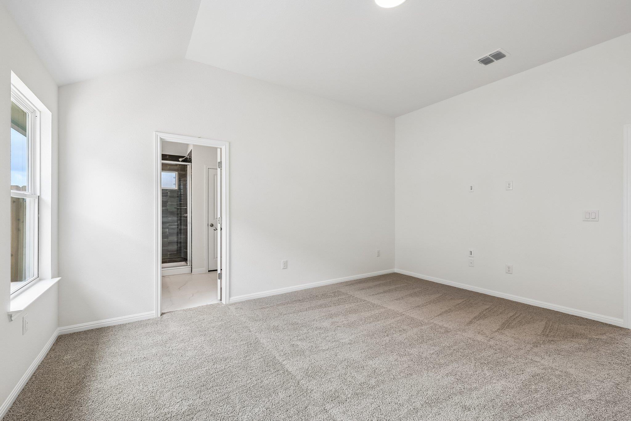 471 Young St Property Photo 10