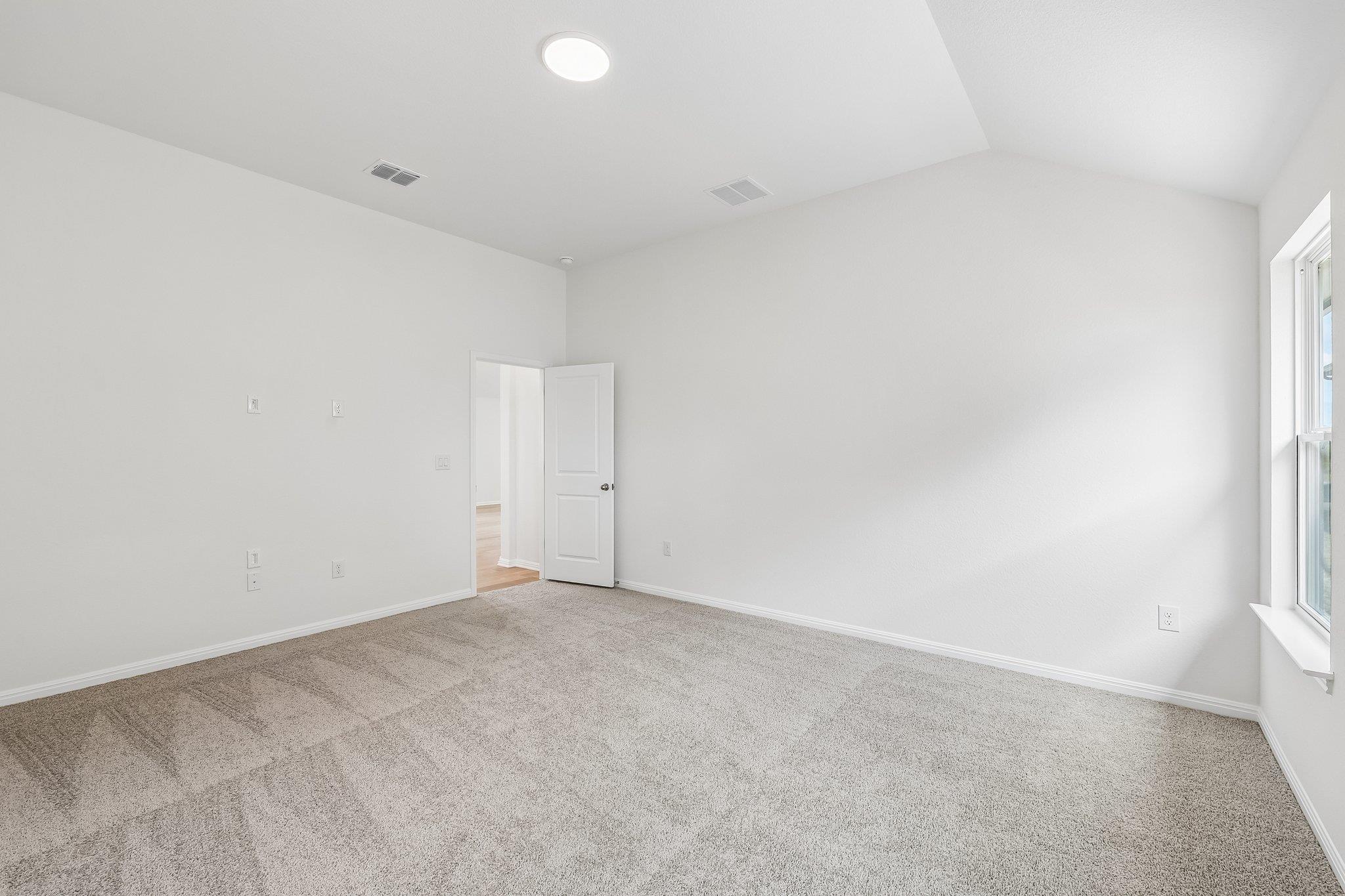 471 Young St Property Photo 11