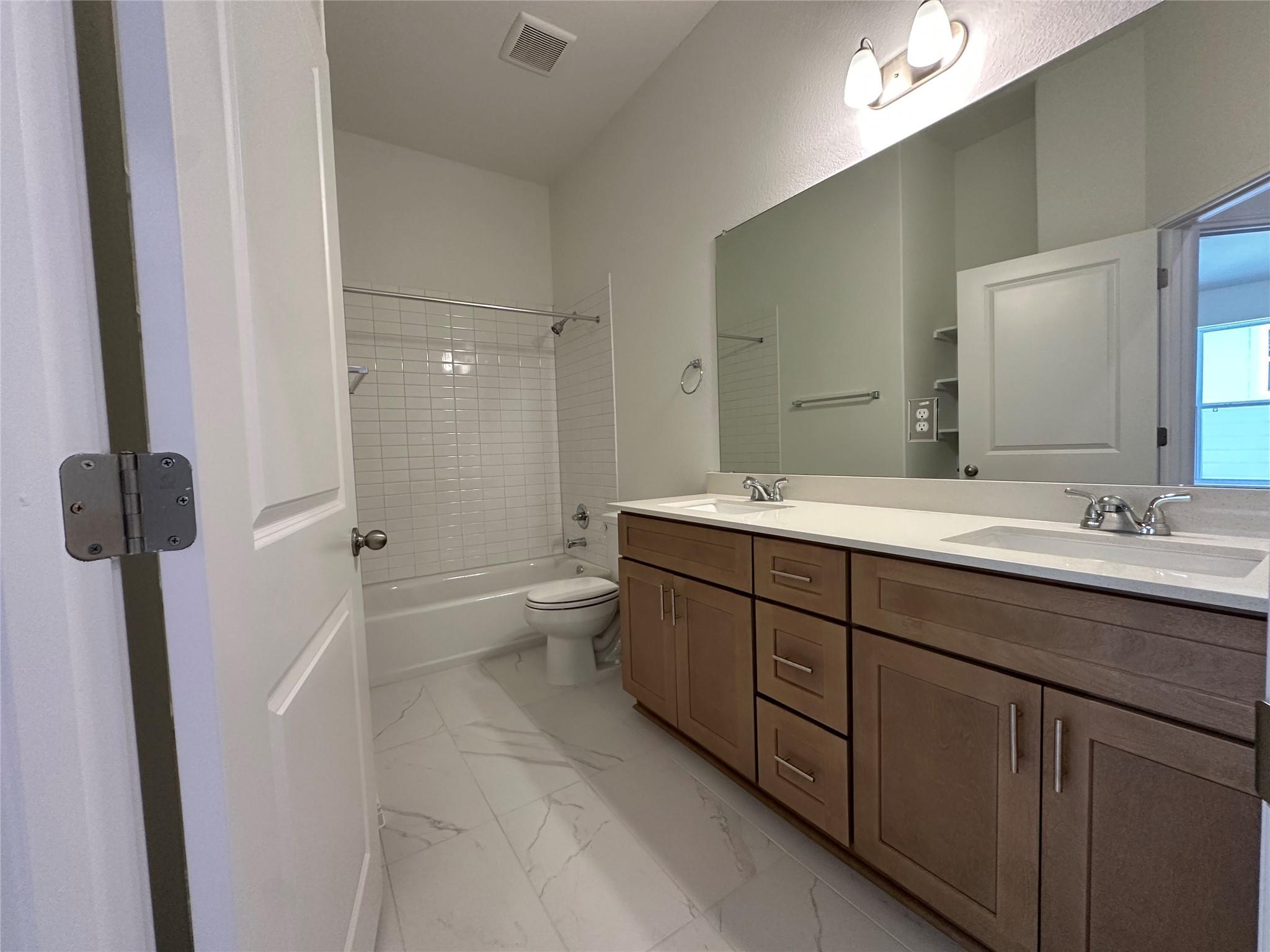 471 Young St Property Photo 14