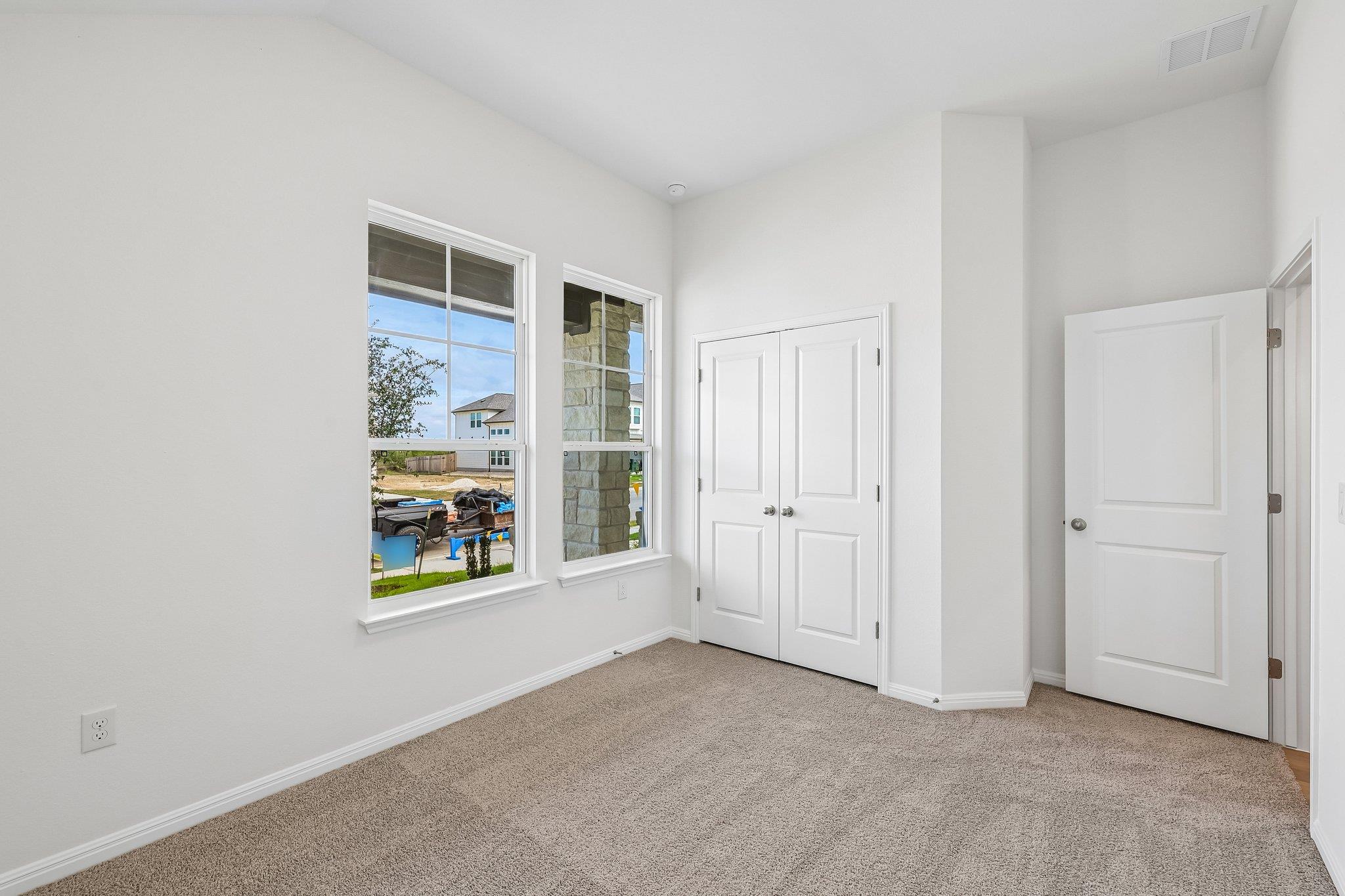 471 Young St Property Photo 17