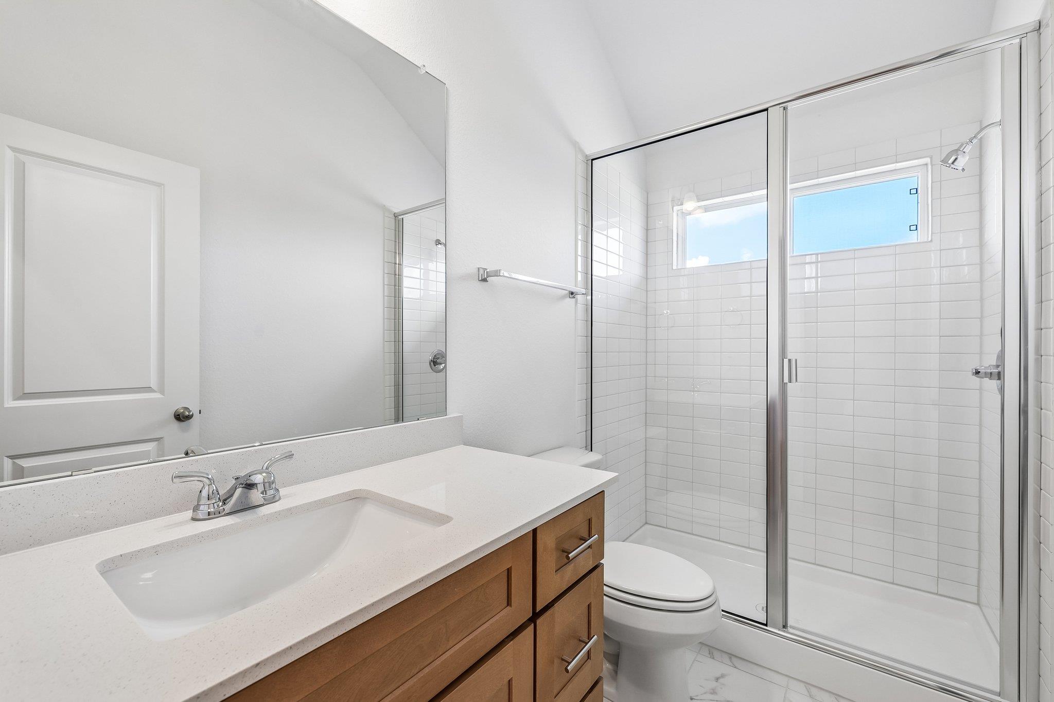471 Young St Property Photo 18
