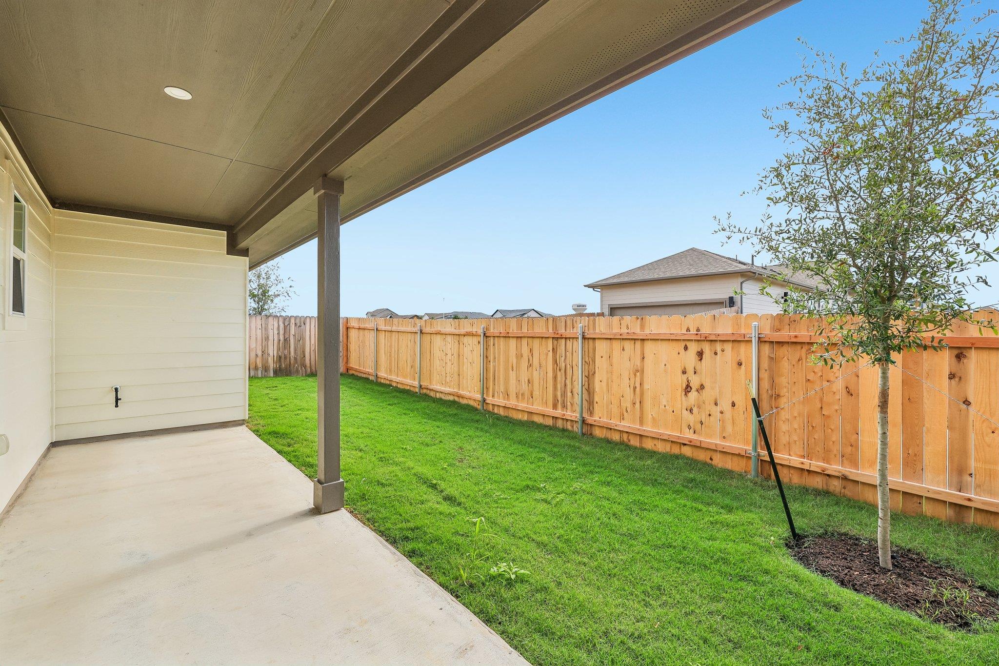 471 Young St Property Photo 27