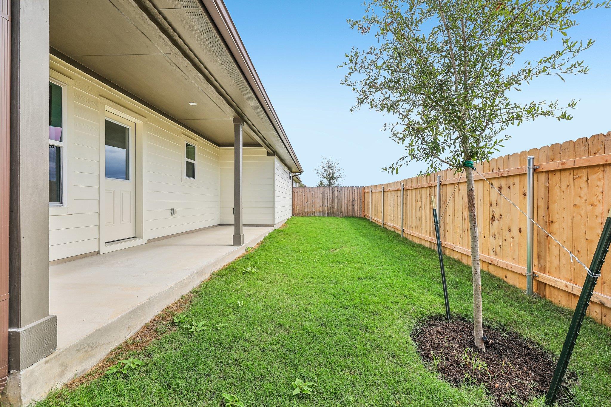 471 Young St Property Photo 28