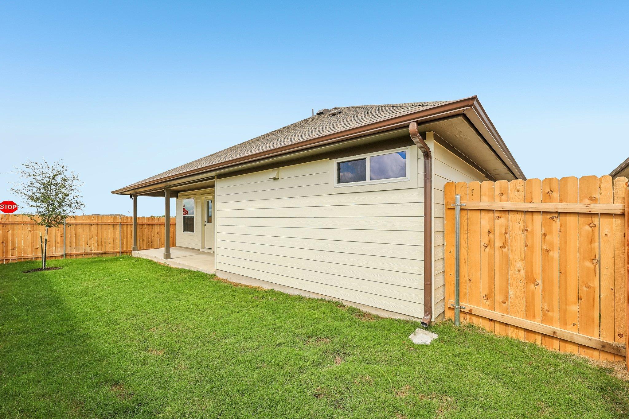 471 Young St Property Photo 30