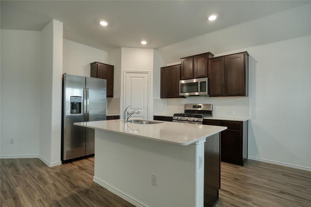 1424 Chad Dr Property Photo 3