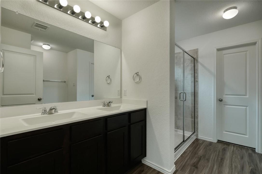 1424 Chad Dr Property Photo 7