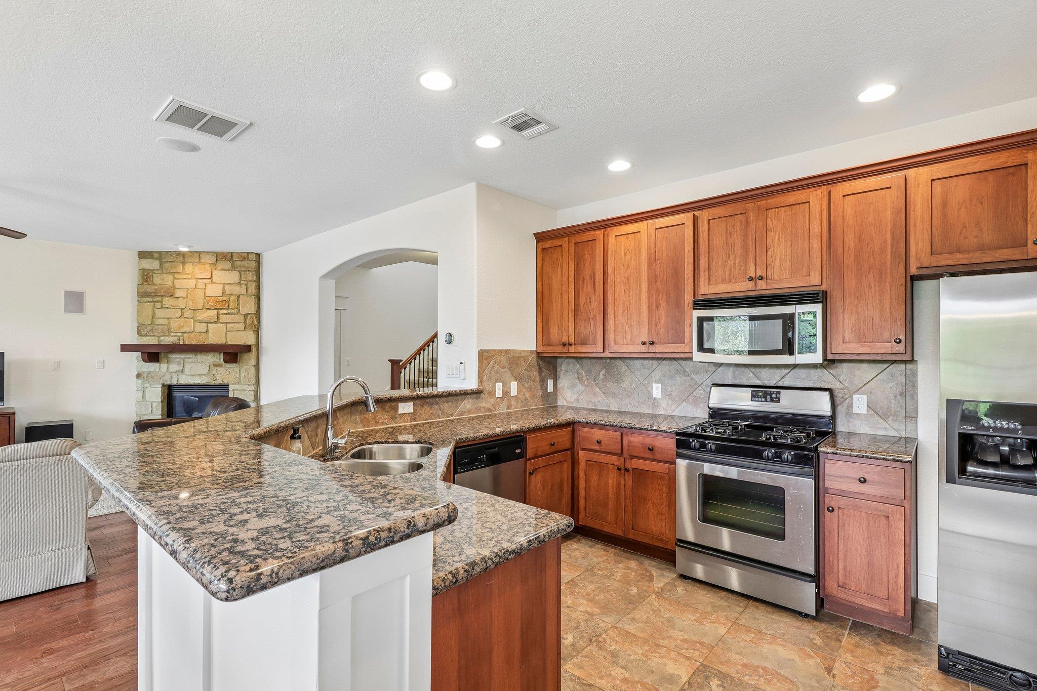 6805 Lantern View Dr Property Photo 4