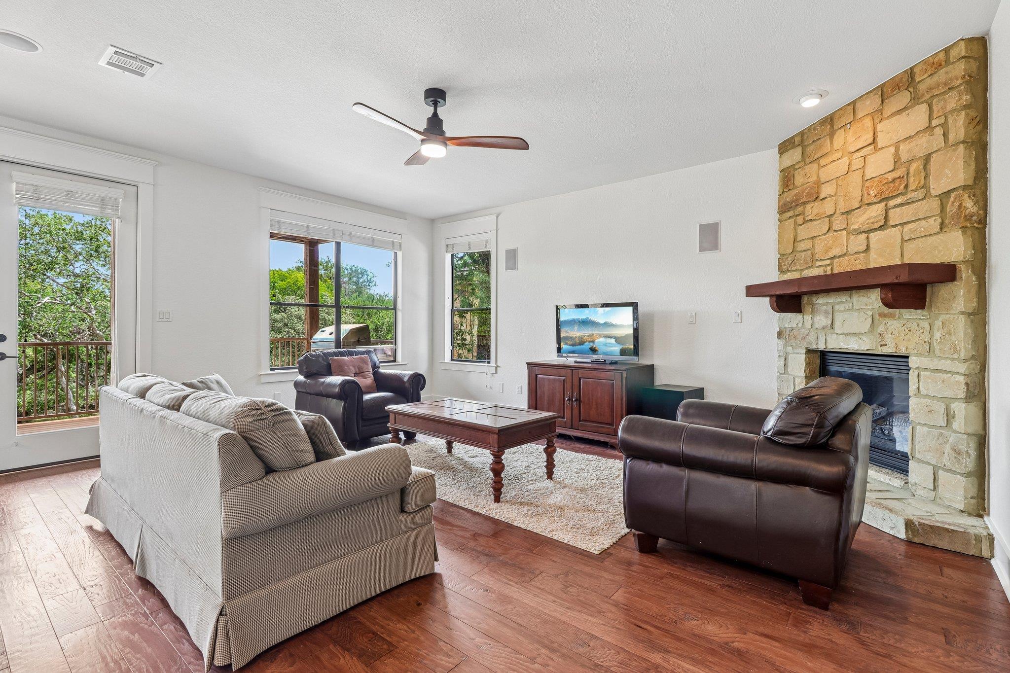 6805 Lantern View Dr Property Photo 8