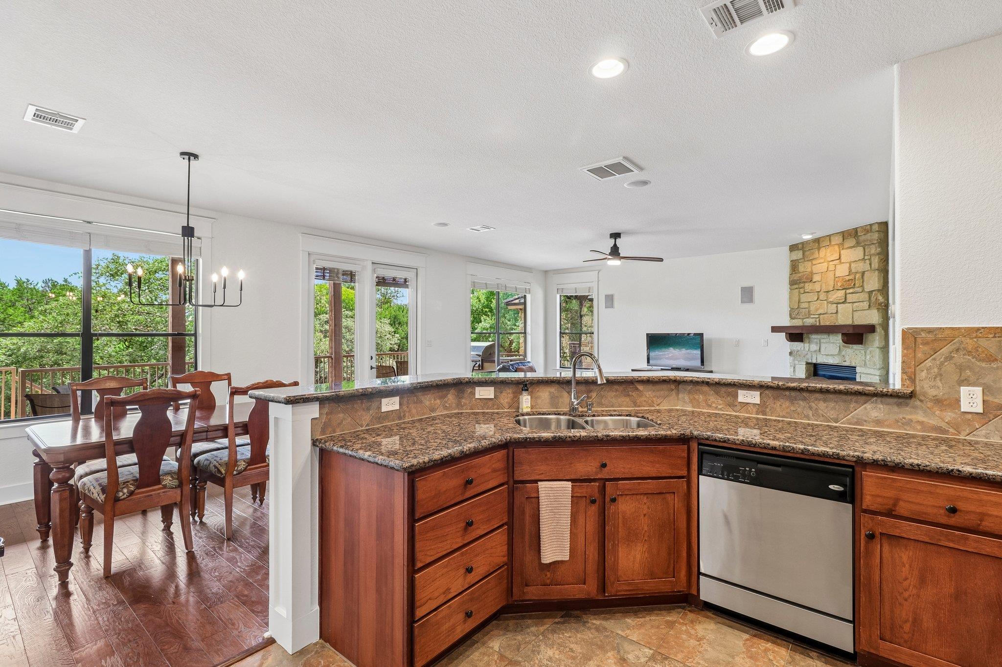 6805 Lantern View Dr Property Photo 14