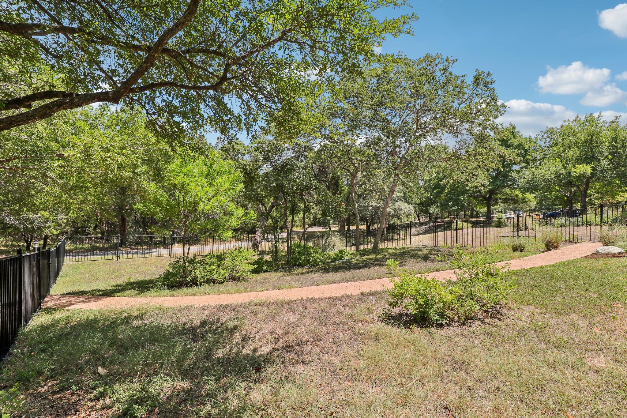 6805 Lantern View Dr Property Photo 32