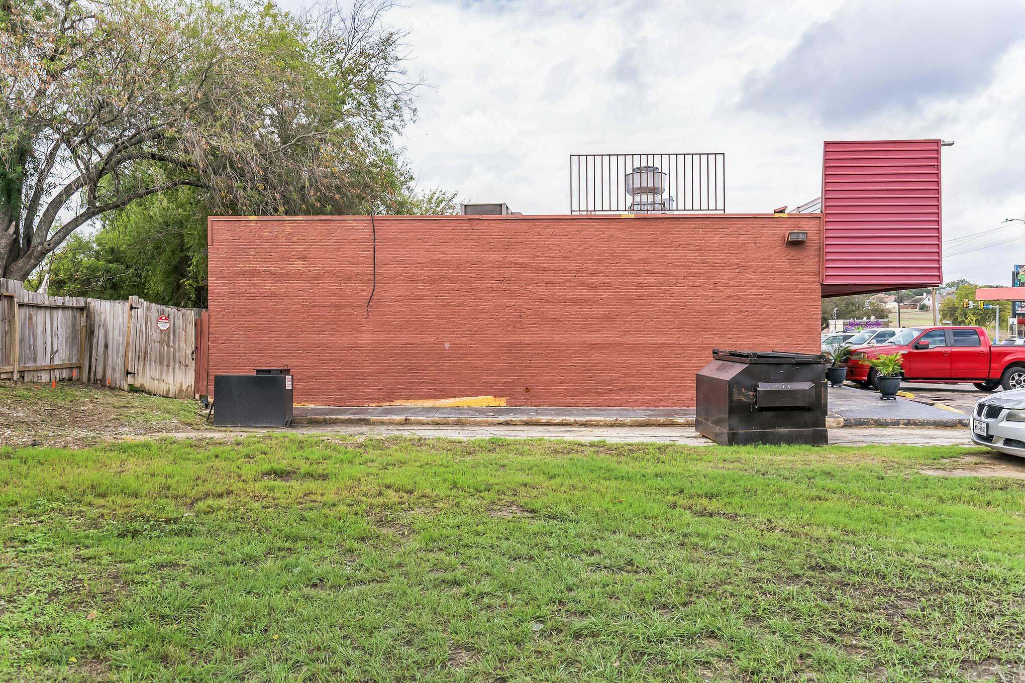 6126 Montgomery Rd Property Photo 11