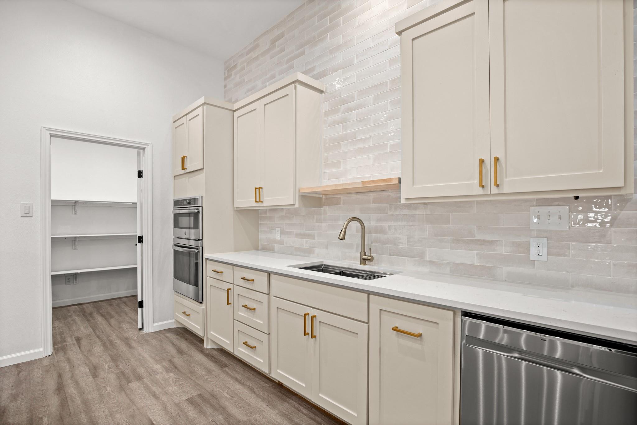 14409 Bois D Arc Ln Property Photo 10