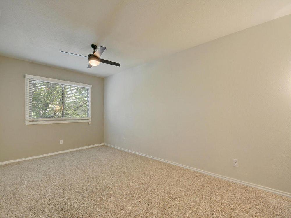 505 W 7th St #202 Property Photo 12