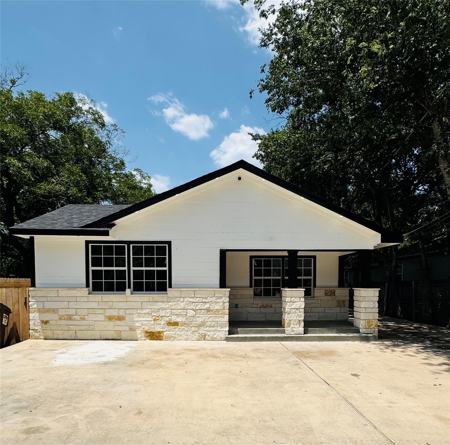 617 Persimmon St Property Photo