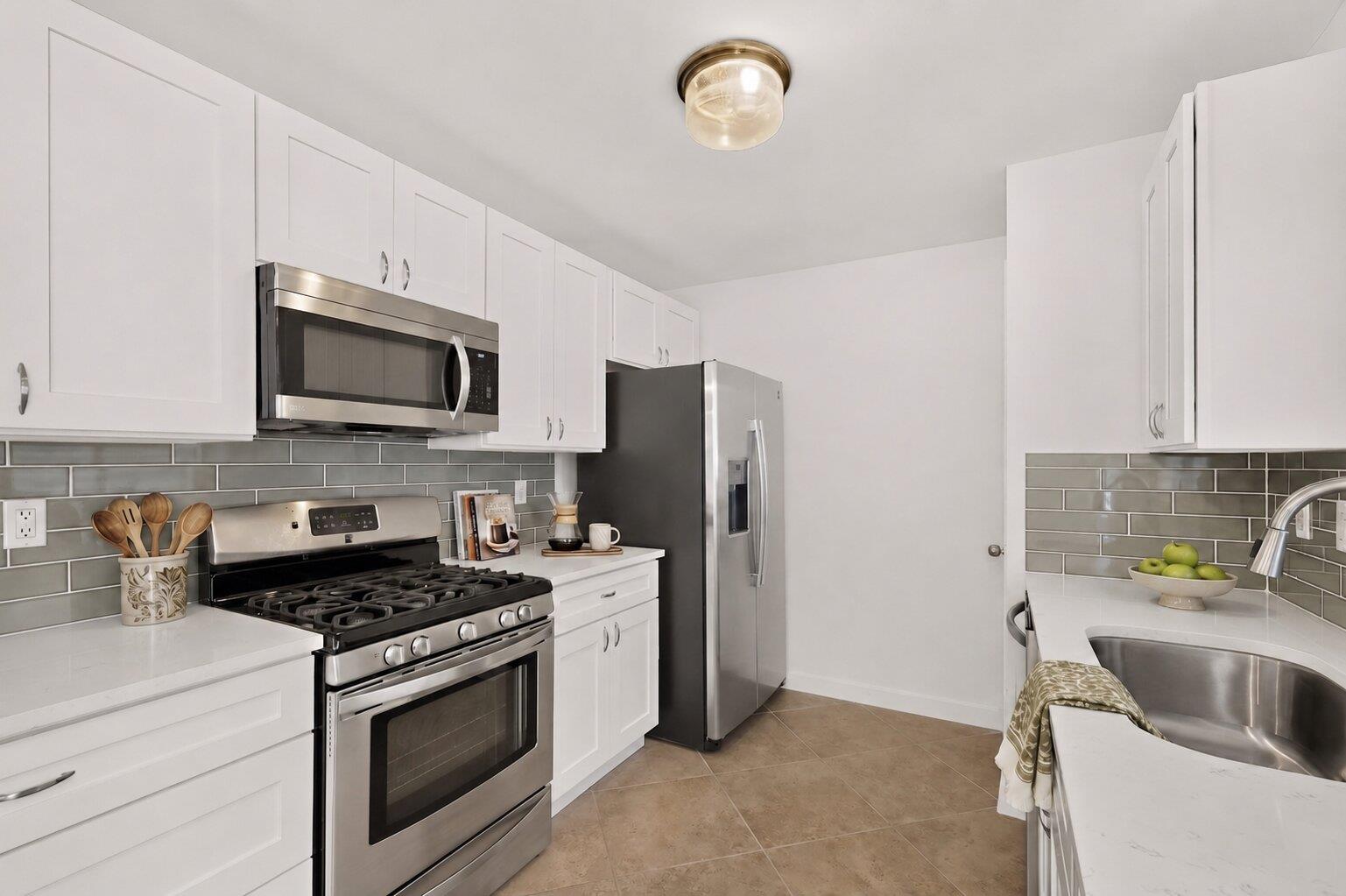 12018 Rotherham Dr Property Photo 4