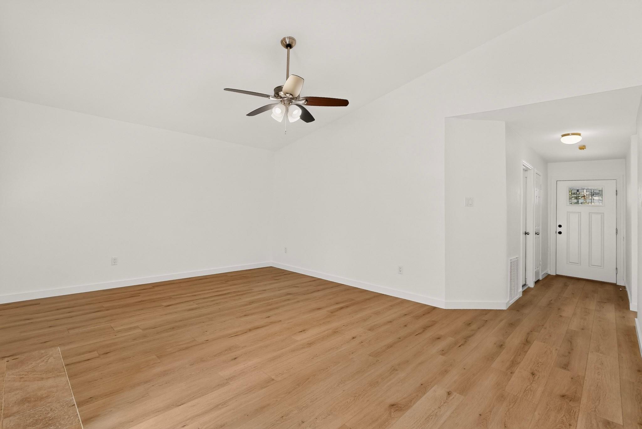 12018 Rotherham Dr Property Photo 5