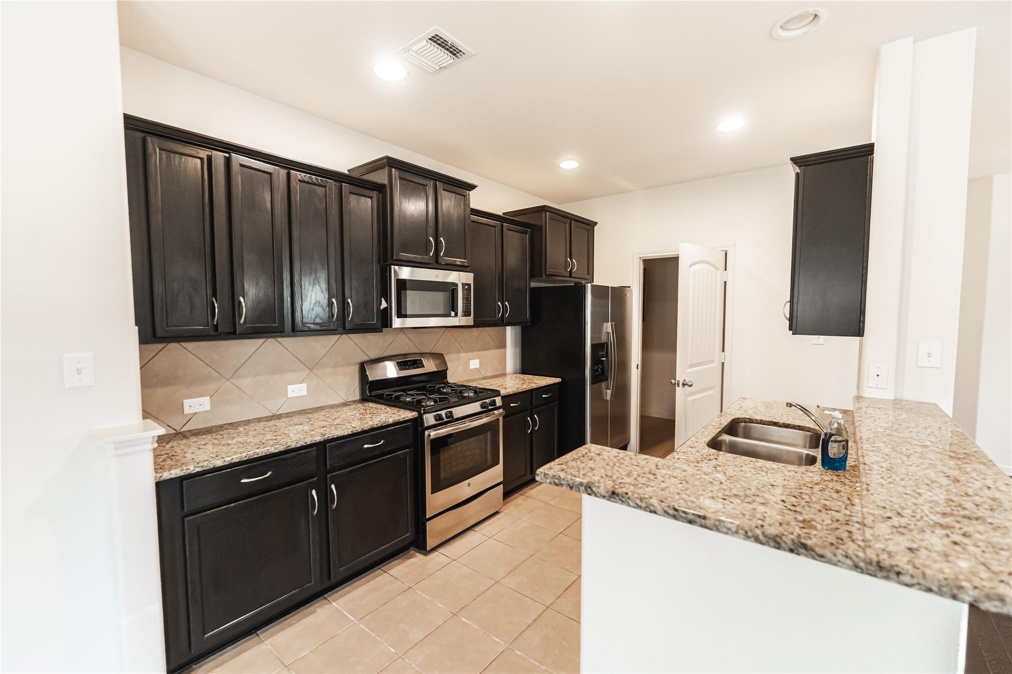11409 Satchel Dr Property Photo 11