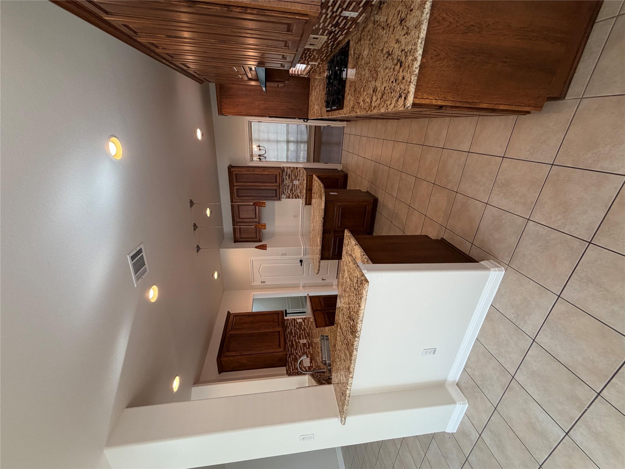 2412 Arbor Dr Property Photo 12