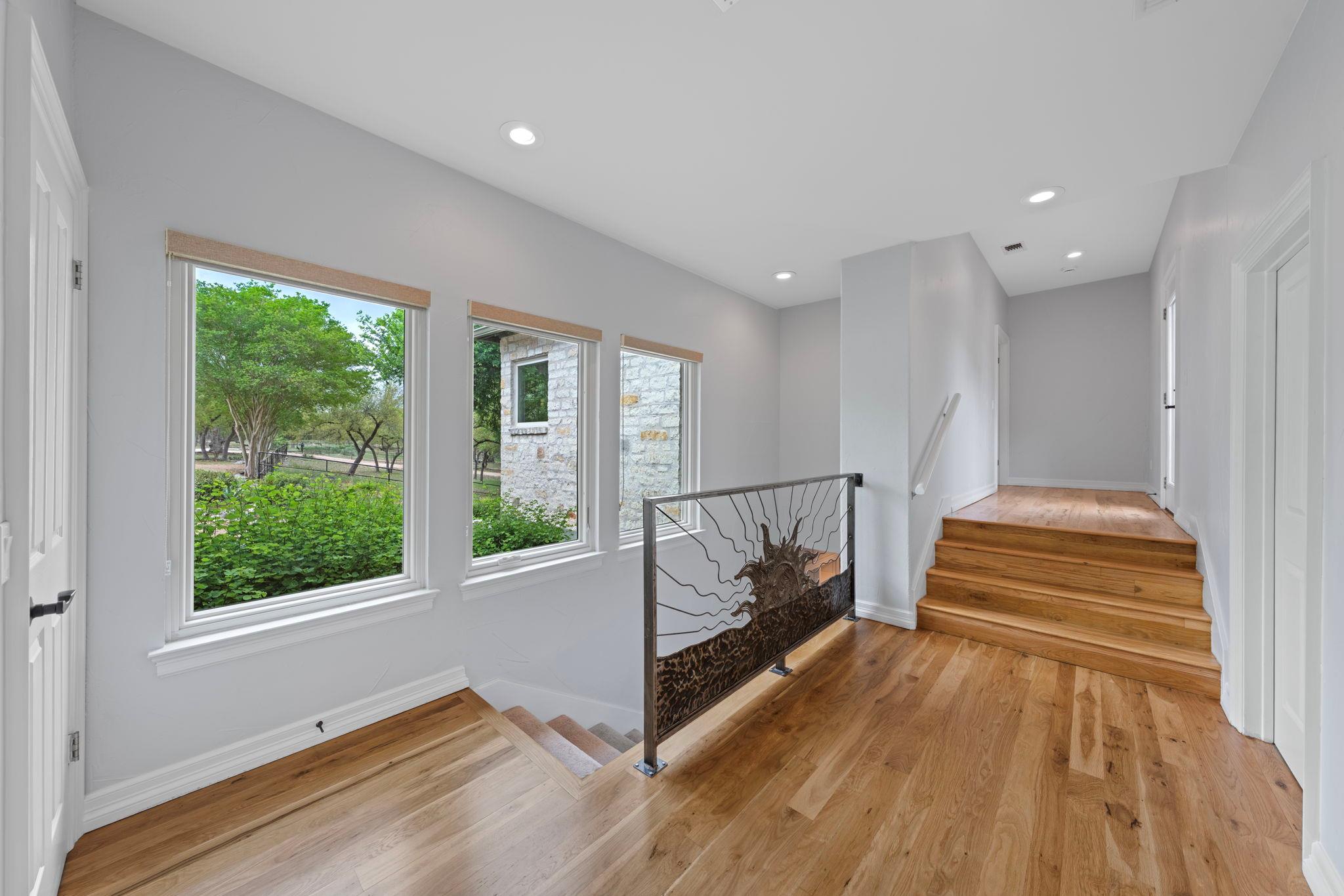 100 Rainbow's End None Property Photo 10