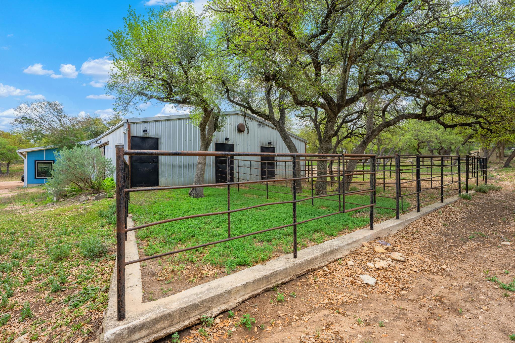 100 Rainbow's End None Property Photo 34