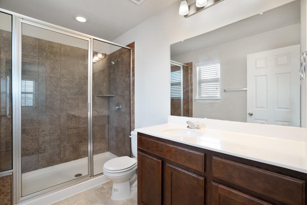 156 Triumph Rd Property Photo 16