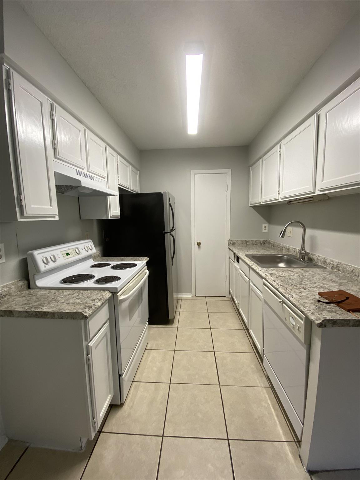 2602 Aftonshire Way #a Property Photo 1