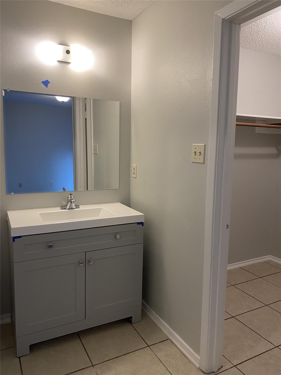 2602 Aftonshire Way #a Property Photo 3