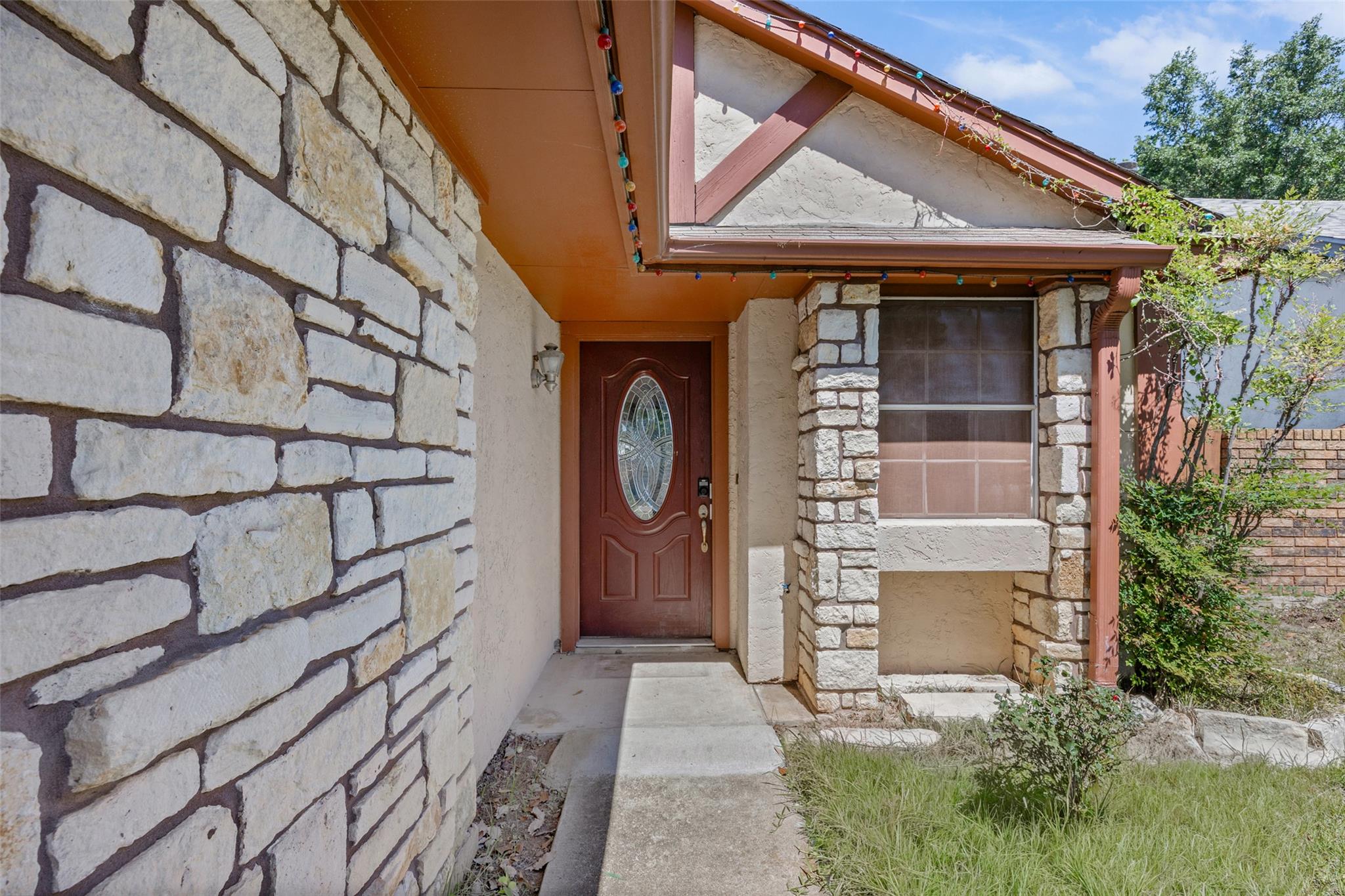 5318 Walnut Grove Dr Property Photo 3